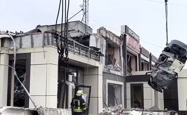 28 человек стали жертвами террористического удара боевиков ВСУ по Лисичанску