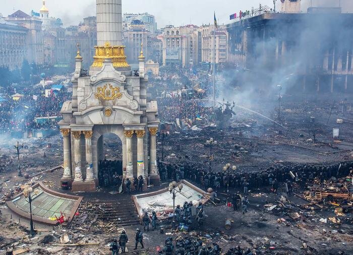 На Украине призвали выходить на Майдан после назначения Сырского