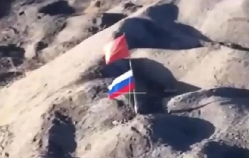 В Авдеевке над Коксохимом ВС РФ подняли российский флаг