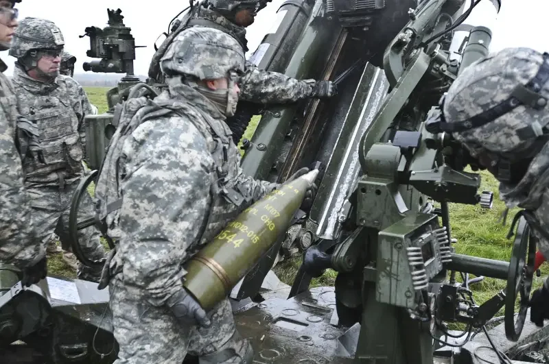 The Washington Post: Производство дефицитных 155-мм снарядов на Украине начнется не раньше второй половины 2024 года