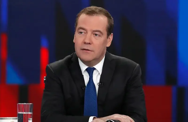 Медведев: Даже в случае признания поражения Киевом, украинские радикалы вновь возобновят попытки уничтожить Россию