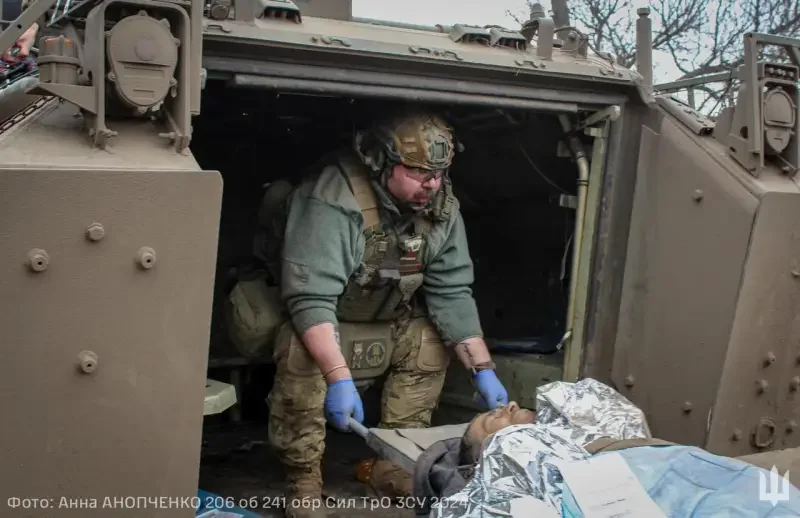 Украинская армия в зоне СВО теряет более двух тысяч военнослужащих в сутки