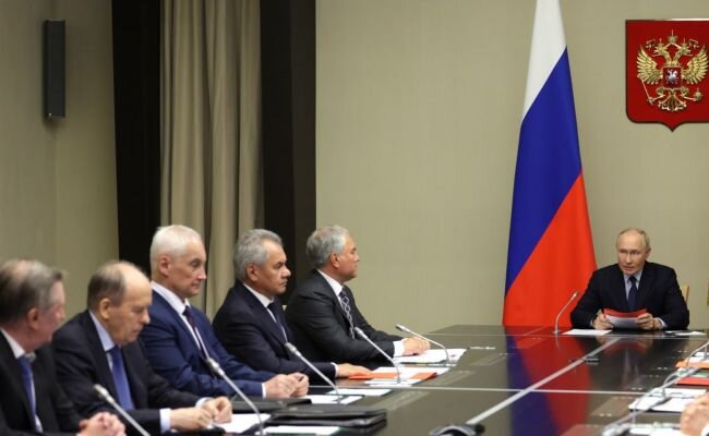 Мнение: Разочарованные реакцией Кремля российские блогеры начали цитировать Клиффорда Саймака