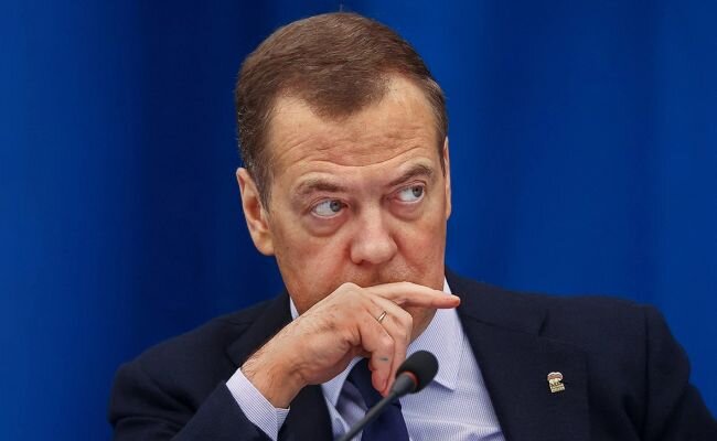 Медведев: «Крикливые сучки» в Брюсселе хотят сделать киевский режим неуязвимым для РФ