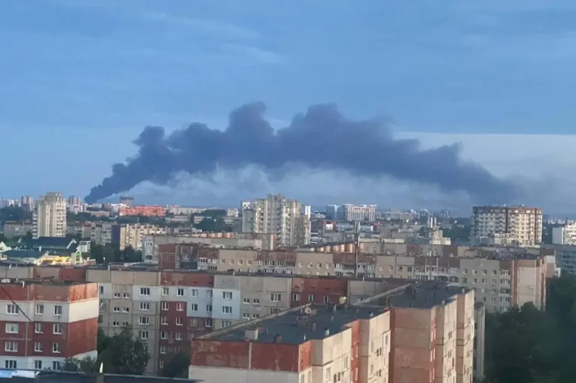 Горит завод «Мотор» в Луцке: новые подробности ночных ударов ВС России по объектам на Украине