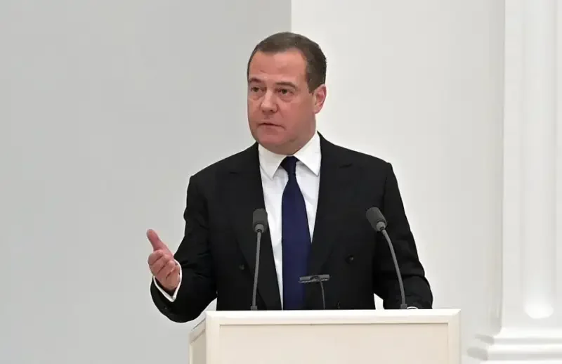 «Займись Америкой, дедуля!»: Медведев отреагировал на пост Линдси Грэма
