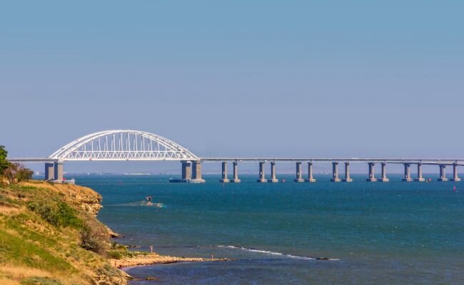 Мины обнаружены около Крымского моста
