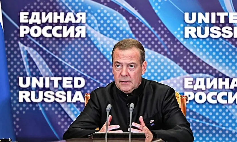 «Убежище не поможет»: Медведев ответил на угрозы Зеленского ударить по Кремлю