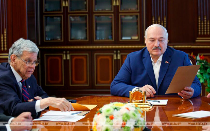 Лукашенко: Дональд, конечно, слушать должен всех, но выводы пусть делает сам