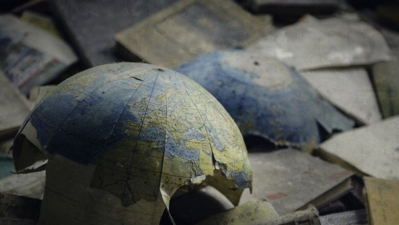 Мир на грани, мир за гранью