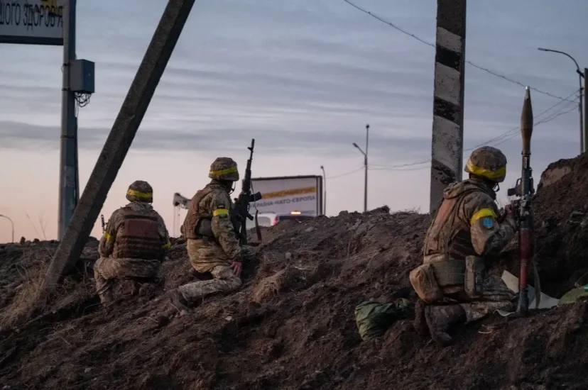 Окружённые в Мирнограде морпехи ВСУ не согласны с заявлениями Сырского