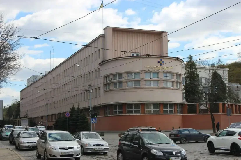 БПЛА добрались до Львова, атаковав здание управления СБУ