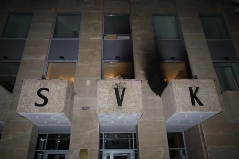 На Русский дом в Праге совершено нападение с «коктейлями Молотова»