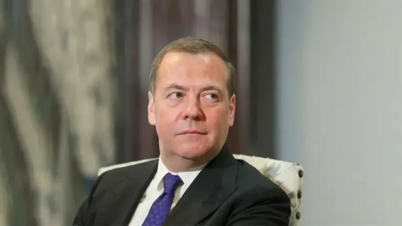Медведев призвал бить по Украине «как сегодня» и даже сильнее