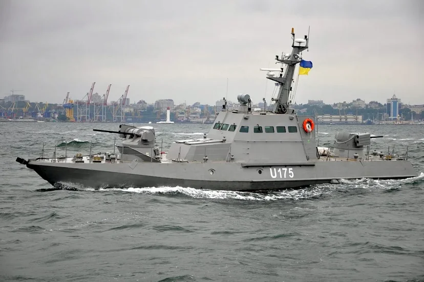 Удар по порту Одессы привёл к поражению катеров Island, Гюрза и судна с оружием