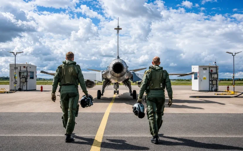 Швеция подняла в воздух истребители из-за российских Су-24 и Су-34 над Балтикой