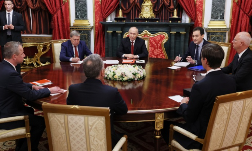 В Киев не на поезде — это как? Посланцы Трампа отбыли на Украину с «путинским багажом»
