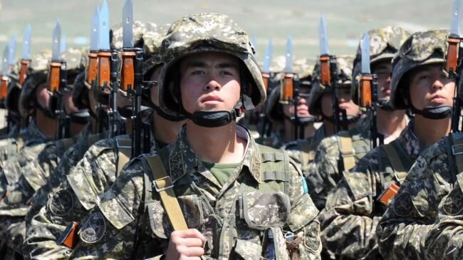 Казахстанская армия взяла курс на Россию