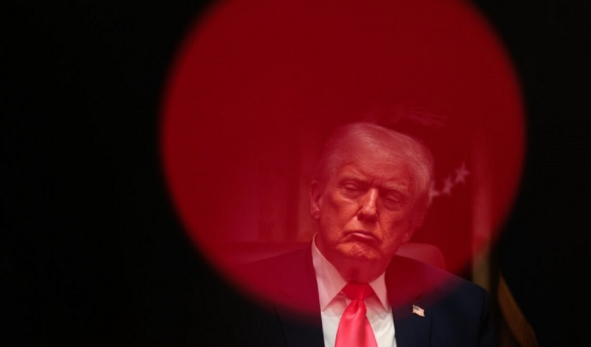 Трамп ставит под сомнение право Зеленского определять будущее Украины