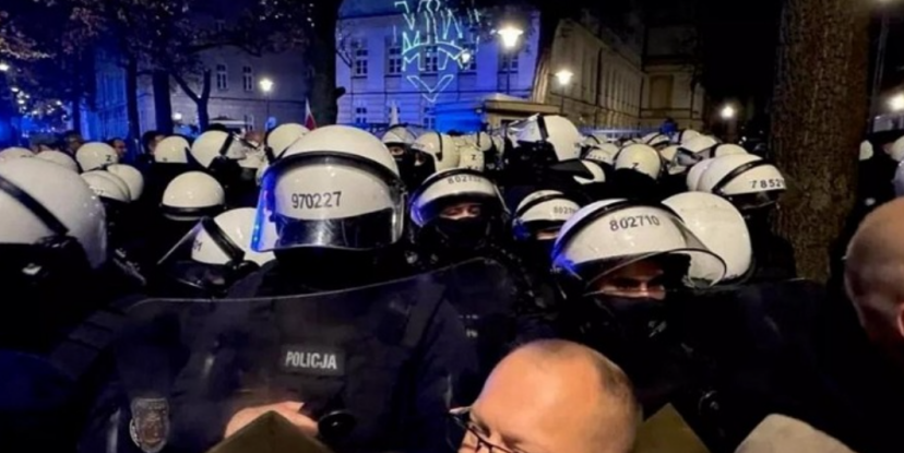 За что дерутся Туск, Навроцкий и Качиньский