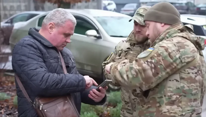 Военное положение и всеобщую мобилизацию на Украине продлевают ещё на три месяца